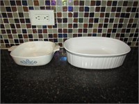 2 Corning Baking Dishes Larger is 2 1/2 Qt