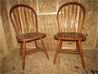 2 Wood Chairs & Baby Gate. Seat Height is 18"