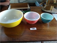 Pyrex Bowls; 4 Quart & (2) Smaller Bowls