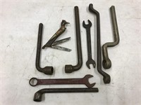 Peacock knife and wrenches