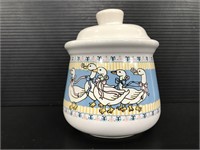 Ribbon Geese ceramic sugar bowl with lid