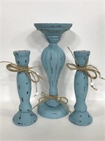 Set of 3 blue painted wood candlesticks