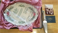 New Lenox Christmas serving platter with spatula