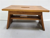 Wood step stool with handle