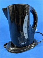 Salton 1.0L electric kettle
Working