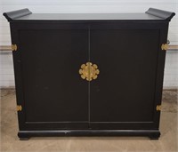 Classic style Wooden closed door dresser/cabinet