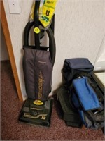 VACCUM CLEANER AND TOTE LOT