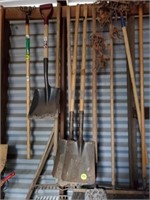 YARD TOOL COLLECTION - SHOVELS