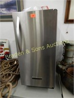 USED KITCHENAID ICE MAKER (NEEDS REPAIR)