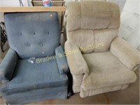 GROUP OF 2 USED RECYLNER CHAIRS
