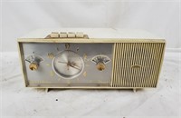 1962 Admiral Imperial Tube Clock Radio Y3053