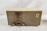 1960s General Electric Tube Radio T230b
