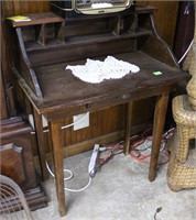 Single drawer plantation desk with dark finish