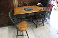 Hitchcock dining room table with four chains in