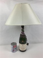 Lampe à base bouteille et abajour, fonctionnelle