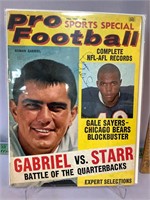 Gale Sayers Roman Gabriel signed Pro Football mag