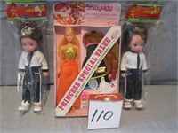 Lot of 3 dolls, in original packaging