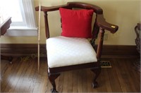 Mahogany Claw Foot Corner Chair 37X29X33