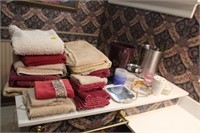 towels, washcloths, and other bathroom items