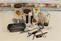Various Vintage Kitchen Item Lot