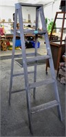 5' wood ladder