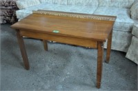 Vintage wood table/desk - info