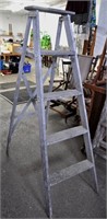 5' wood ladder