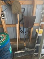 Asst Hand tools :Various Shovels