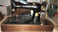Singer Sewing Machine. Vintage.  In wood case.