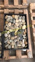 Small tub Mexican beach pebbles