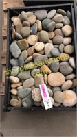 Small  tub Mexican beach pebbles