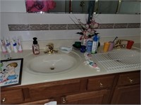 Contents of master bathroom vanity