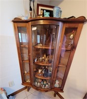 Corner curio cabinet with key (Contents not includ