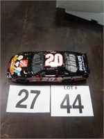 Action Peanuts racing car #20 1:24 scale