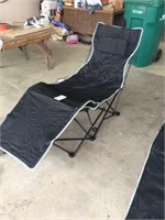 Folding Loung Chair (Like New W/ Carry Bag)