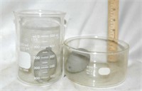2 Pyrex Glass Lab Beakers & 2 Lab Bulbs