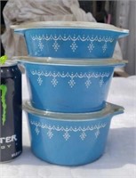 Snow Flake Pattern Pyrex. Stacking Bowls