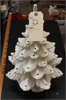 Gorgeous large Ceramic Christmas Tree w/bulbs