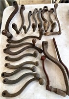 Lot of grinder handles and more