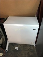 Idylis Chest Freezer If71Cm33Nw 7.1 Cu.Ft.