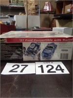 Revell '37 Ford convertible with trailer 1:24
