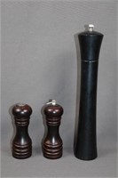 Wooden Pepper Mill & Salt & Pepper