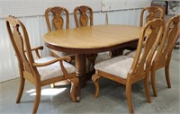 Double pedestal table w/6 chairs & 1 double