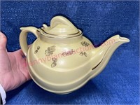 Old Hall yellow teapot (6-cup size)