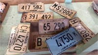 Flat of Illinois license plates. 5 sets of mostly