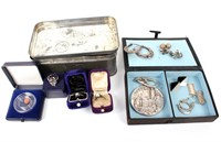 STERLING SILVER LADIES JEWELRY & SILK ASIAN BOX