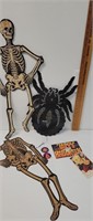 Lot of 70s/80s jointed skeleton and spider with