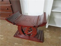 ORIENTAL STYLE PLANT STAND