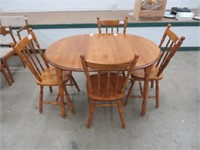 5 PIECE MAPLE DINETTE (TABLE W/ LEAF & 4 DINERS)