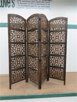 RETICULATED CARVED 4 PANEL FLORAL PATTERN SCREEN